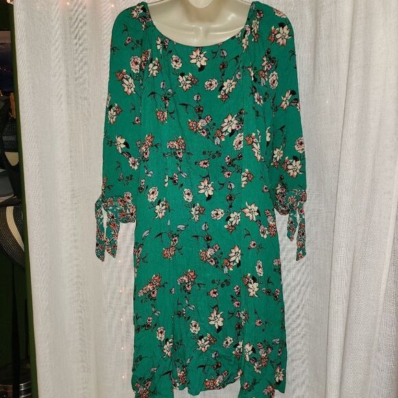 Fig and Flower Green Gold Bishop Sleeve Sundress - Picture 5 of 6